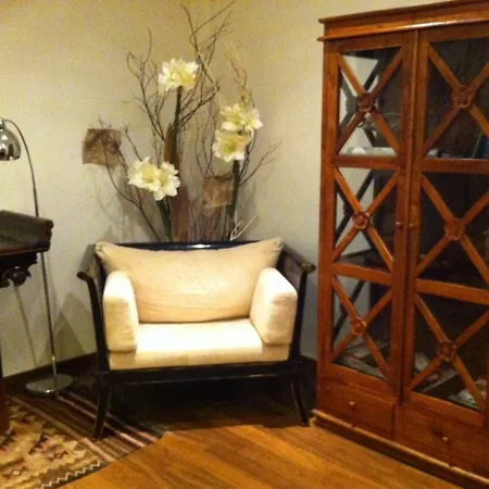 מלון Boutique Reina Mora 2*