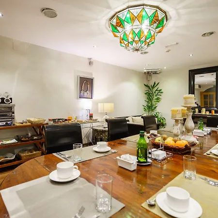 Boutique Reina Mora מלון