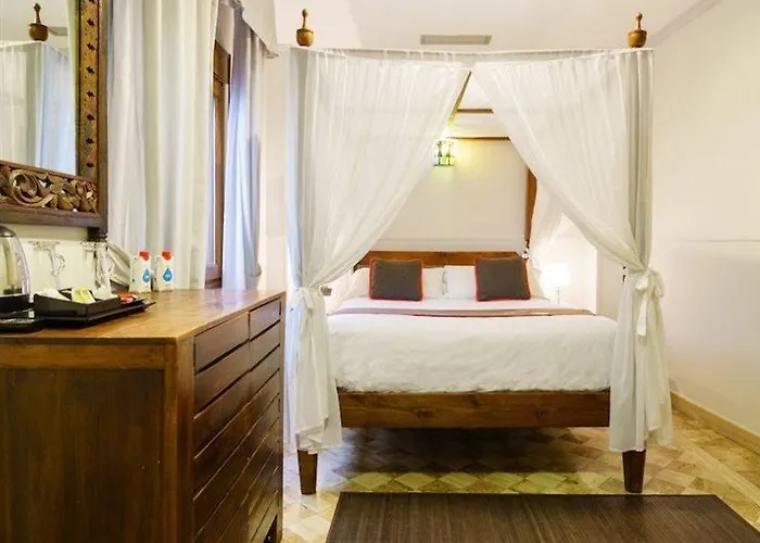 Отель Boutique Reina Mora 2*