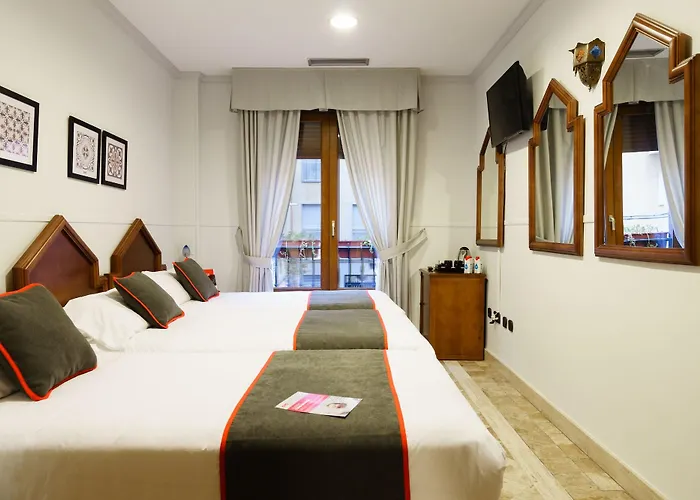 Отель Boutique Reina Mora Гранада