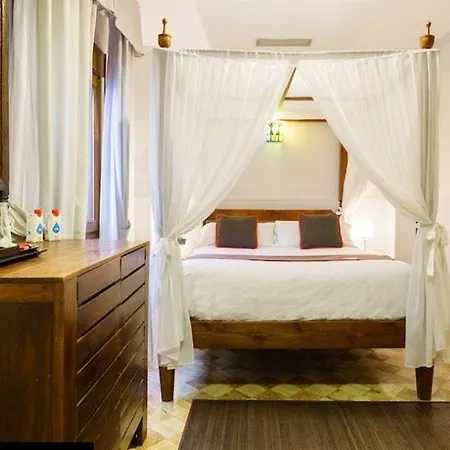 Hotell Boutique Reina Mora 2*