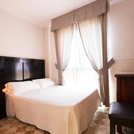 Boutique Reina Mora 2*